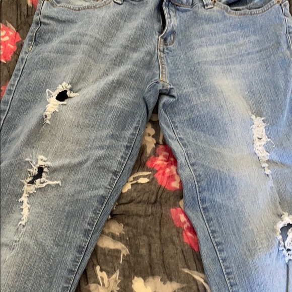 Worn style jeans - Picture 2 of 13